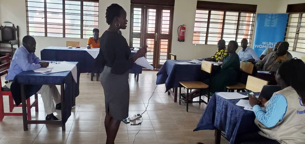 Philomina Aujo, a focal point person of LAP of Kapelebyong addressing stakeholders in the validation of LAP last week in the council hall (1)